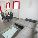 Tony Appartement Makarska