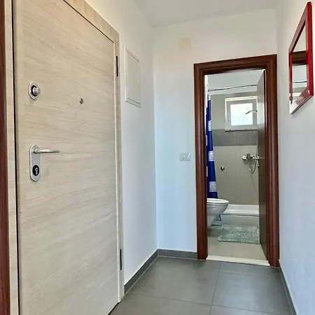 Tony Apartman
