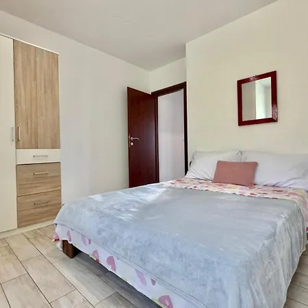Tony Apartman *